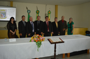 Foto - Eleição da Mesa Diretora e posse dos Vereadores, Prefeito e Vice-Prefeito eleitos para a gestão 2017/2020, foram realizadas no Centro de Convivência.